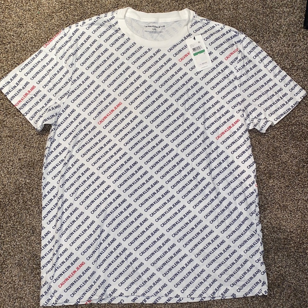 NEW W TAGS. Men’s Calvin Klein T-Shirt. Size Large